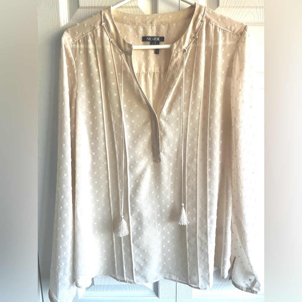 NIC+ZOE Cream Heart Pattern Blouse